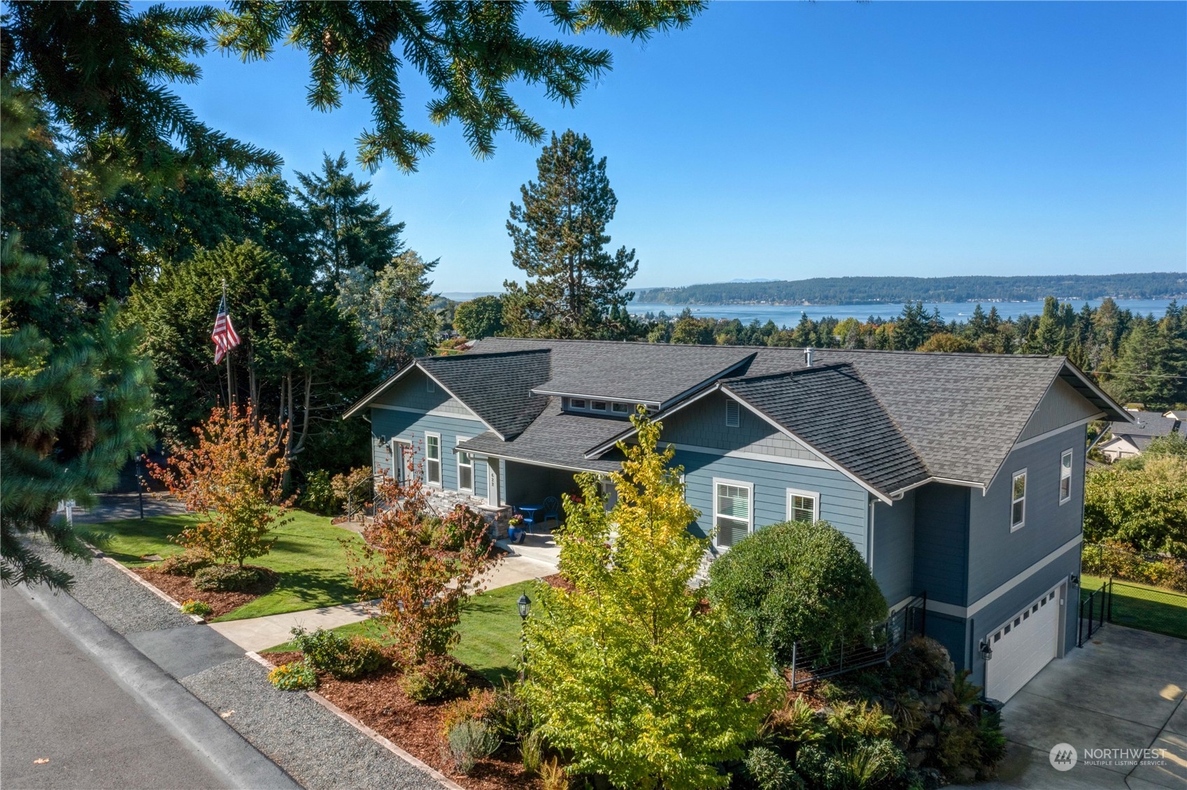 622 North Fernside Drive Tacoma, WA 98406 - Photo 36 of 40 front view of a house with a yard