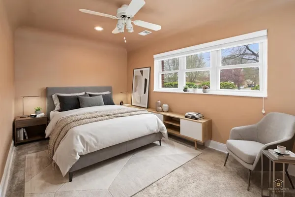 $389,900 | 3850 West 93rd Street, Evergreen Park, IL 60805