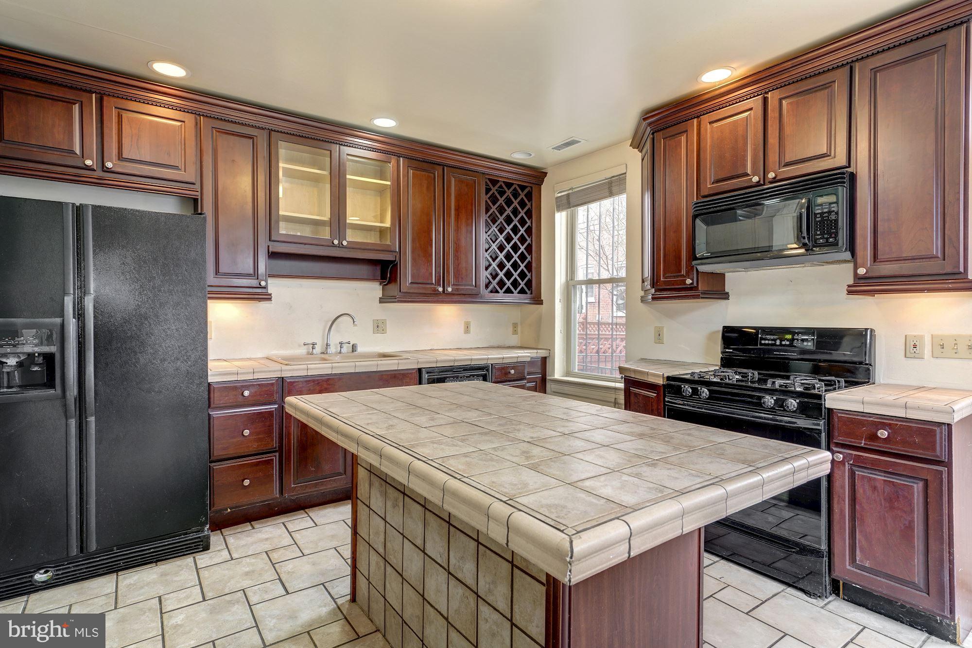 83 W Street Northwest Washington, DC 20001 - Photo 11 of 47