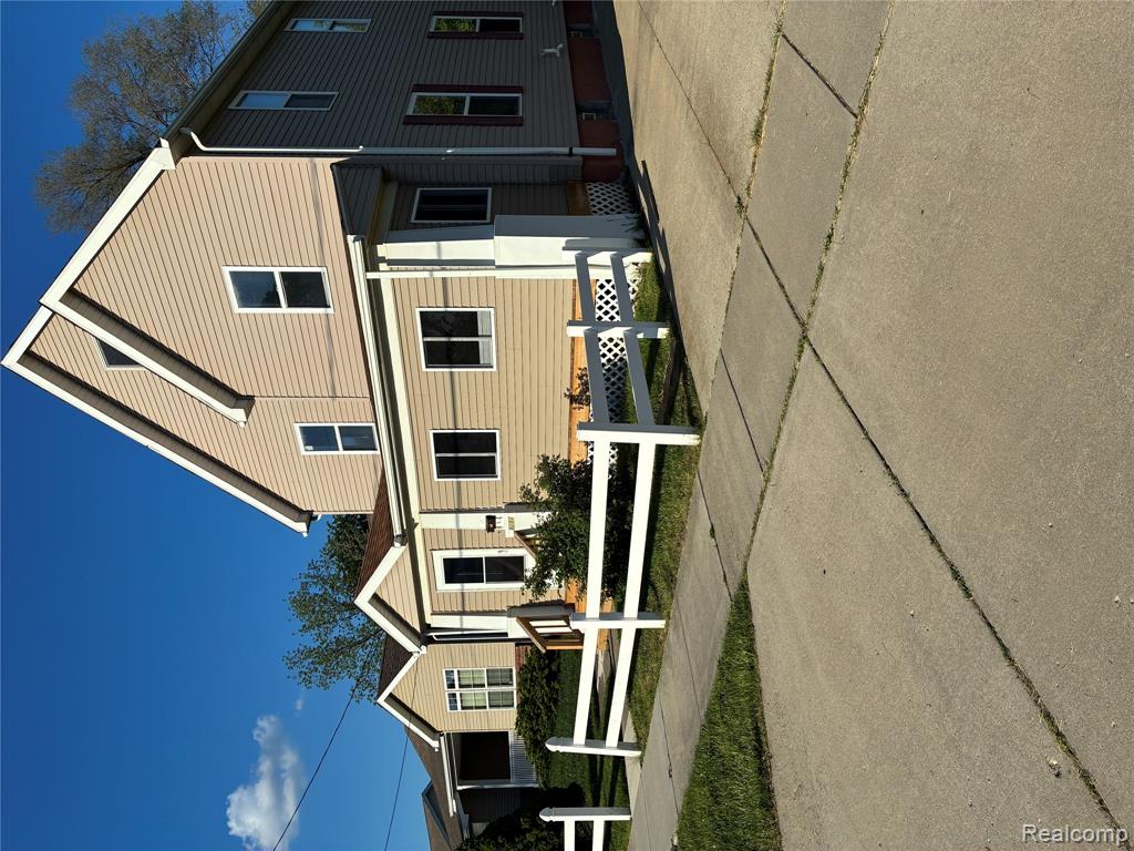 1214 Root Street Flint, MI 48503 - Photo 2 of 34