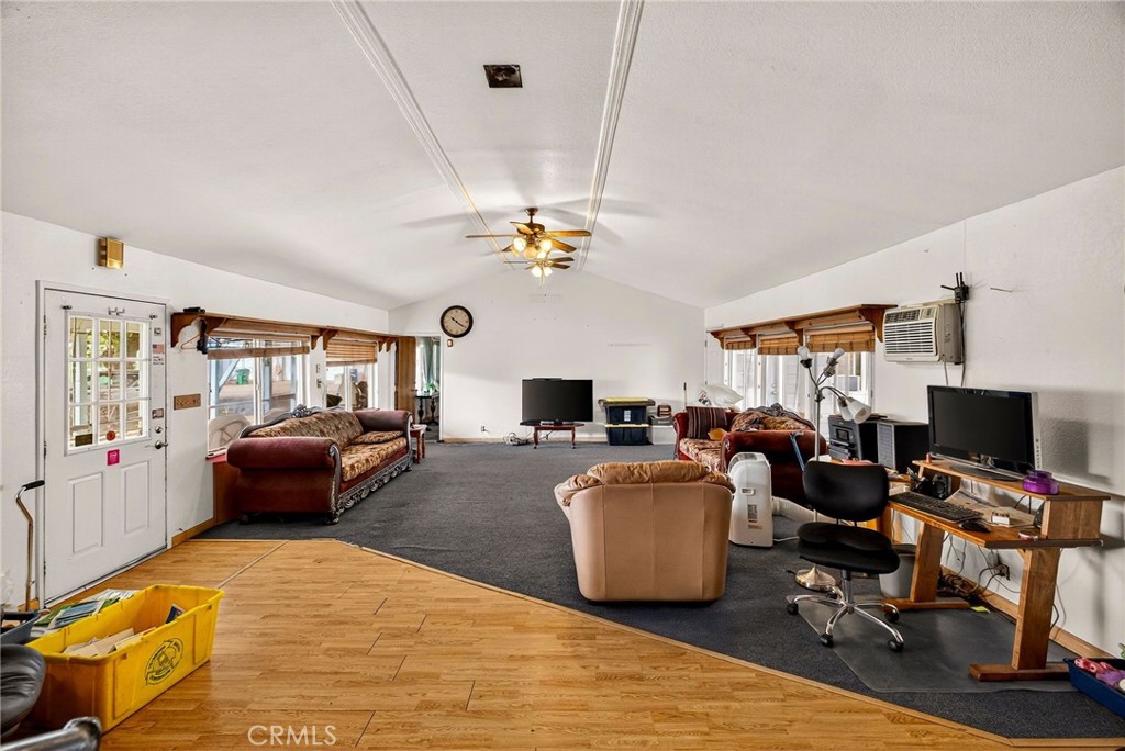 4783 County Road East Orland, CA 95963 - Photo 27 of 73 19 X 28 Large Family Room