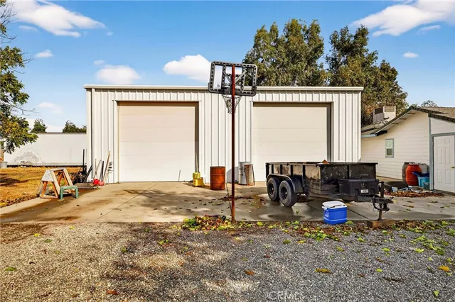 a view of an outdoor space