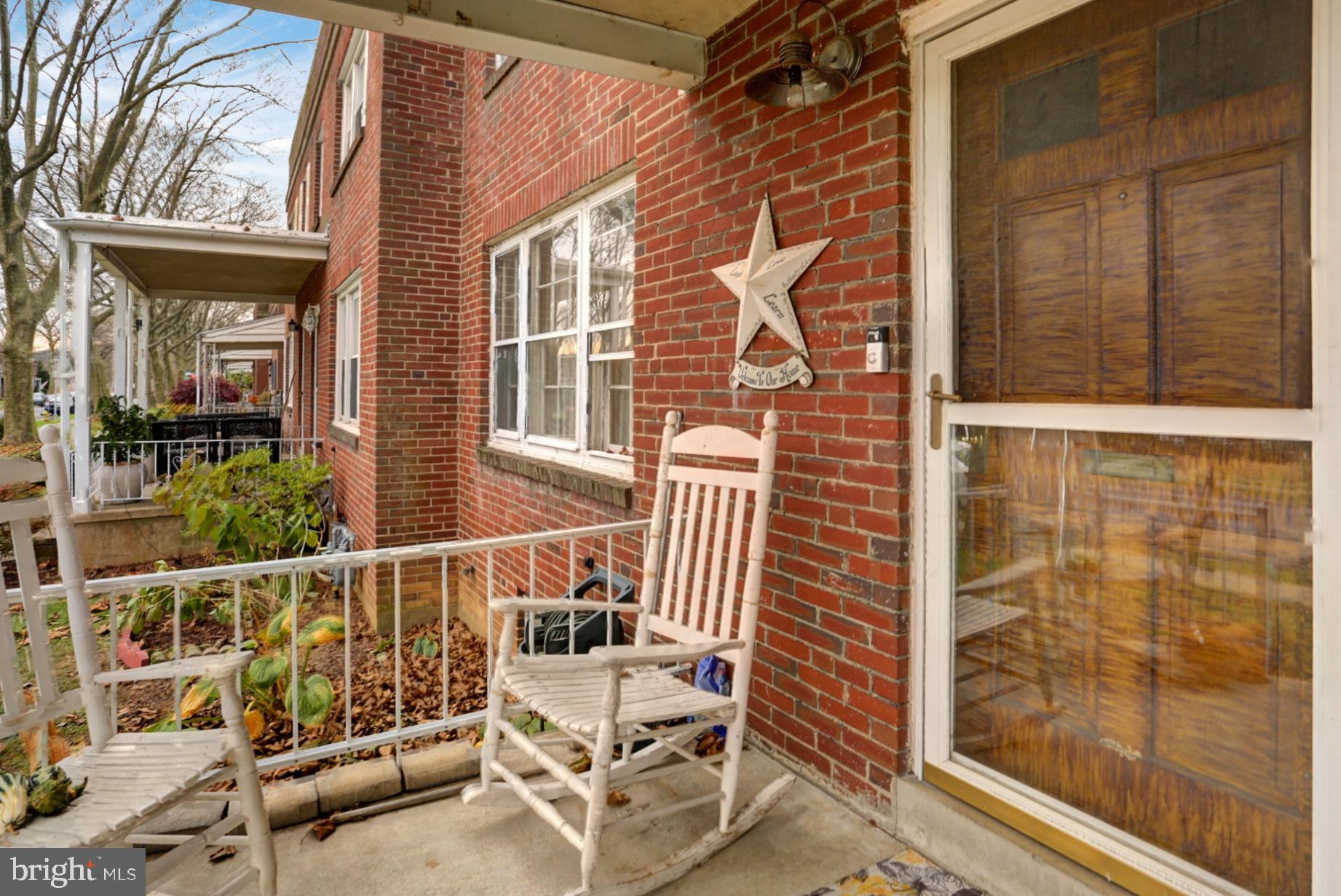 320 Sycamore Road Reading, PA 19611 - Photo 2 of 20