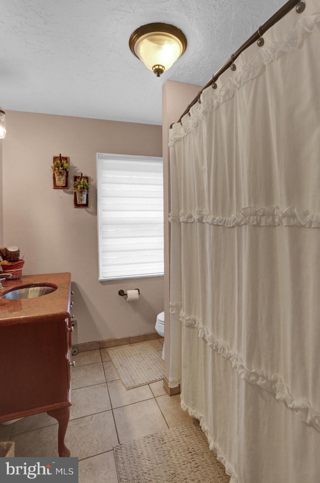 320 Sycamore Road Reading, PA 19611 - Photo 17 of 20 Bathroom