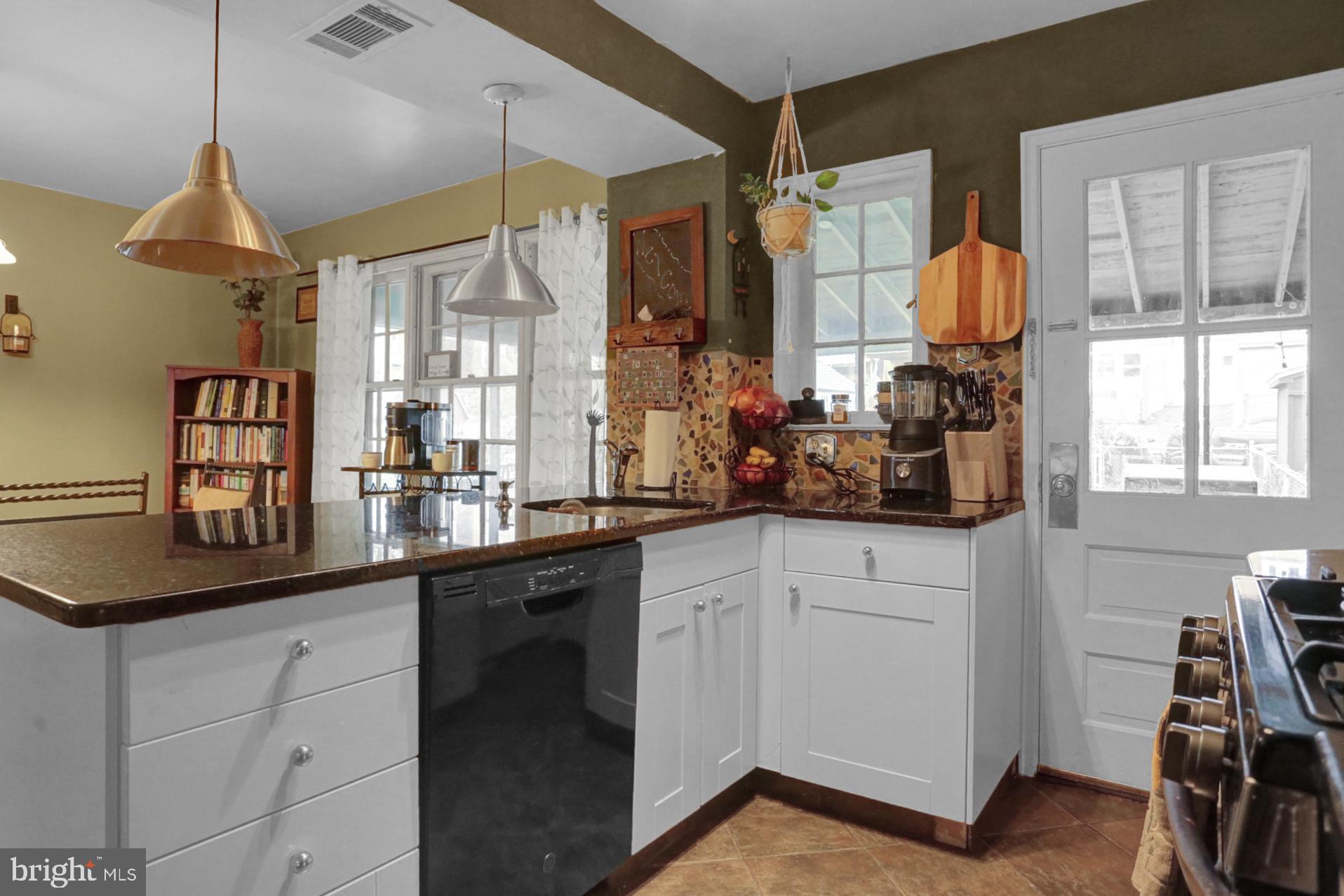 320 Sycamore Road Reading, PA 19611 - Photo 9 of 20