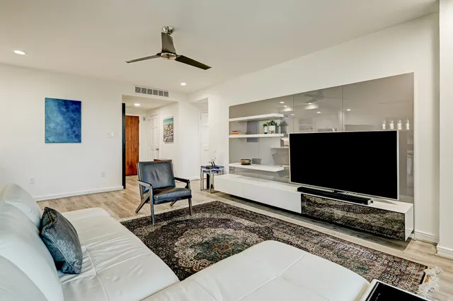 $4,225 | 2200 Willowick Road, Unit 4E, Houston, TX 77027