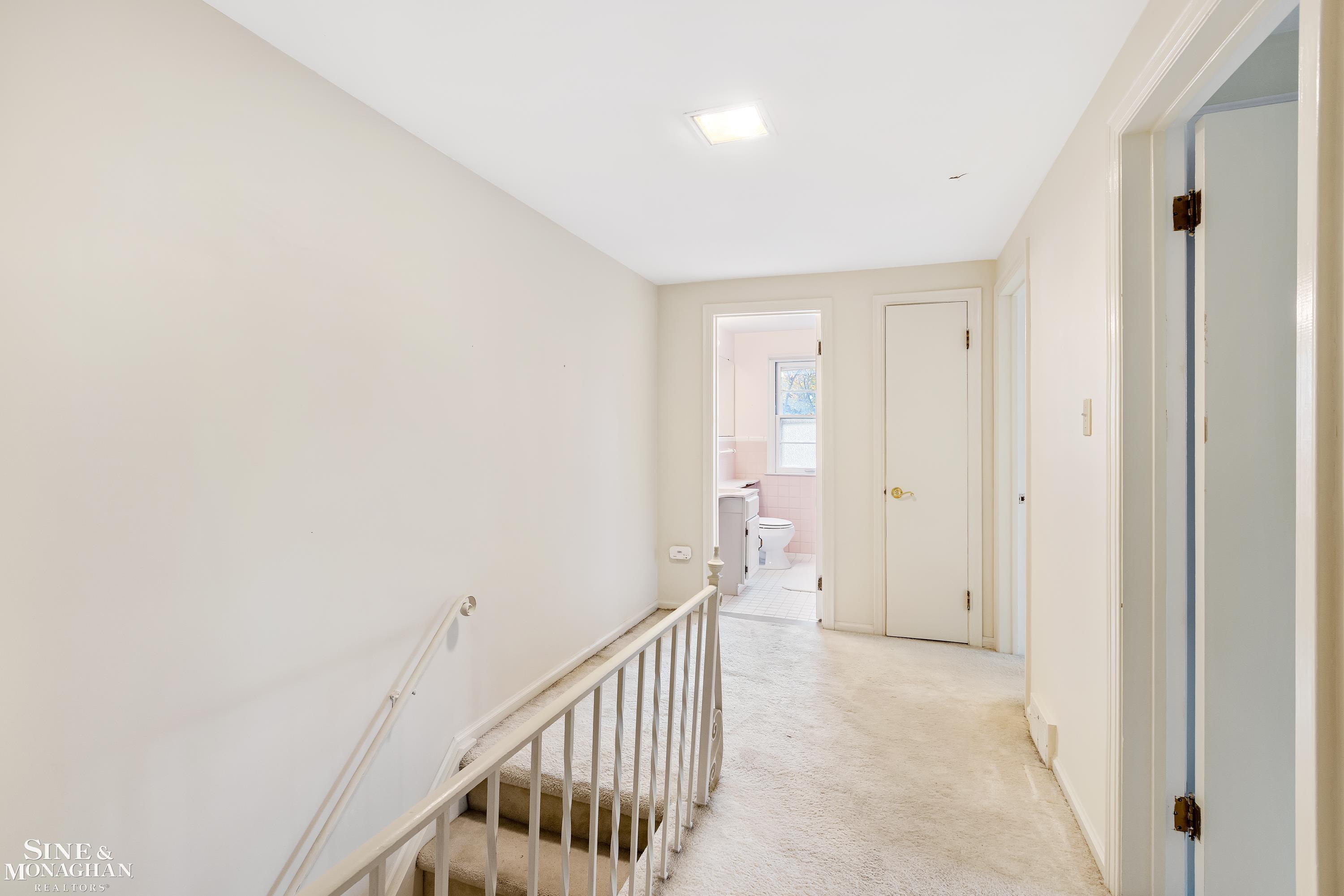 915 Harcourt Road Grosse Pointe, MI 48230 - Photo 13 of 35