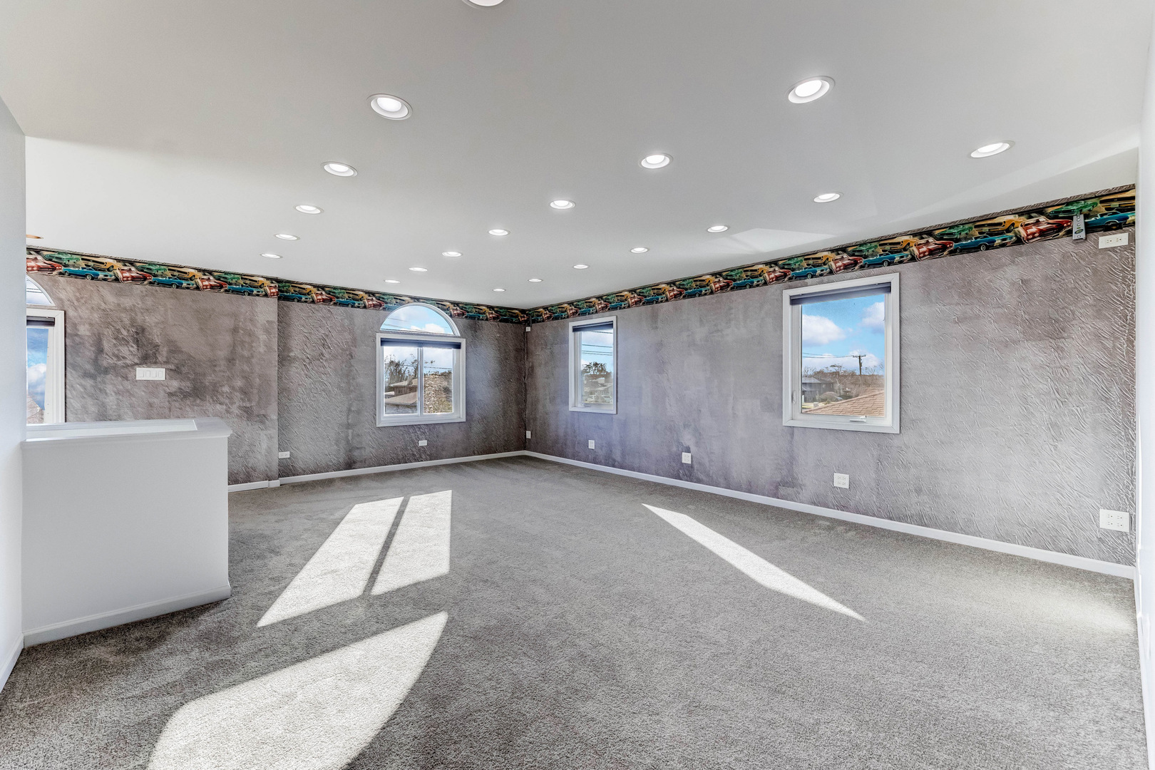 7806 West 83rd Street Bridgeview, IL 60455 - Photo 23 of 53 a view of an empty room