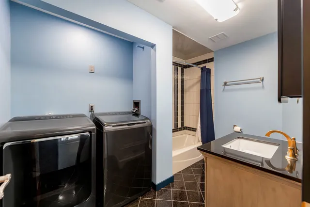 $399,900 | 7806 West 83rd Street, Bridgeview, IL 60455