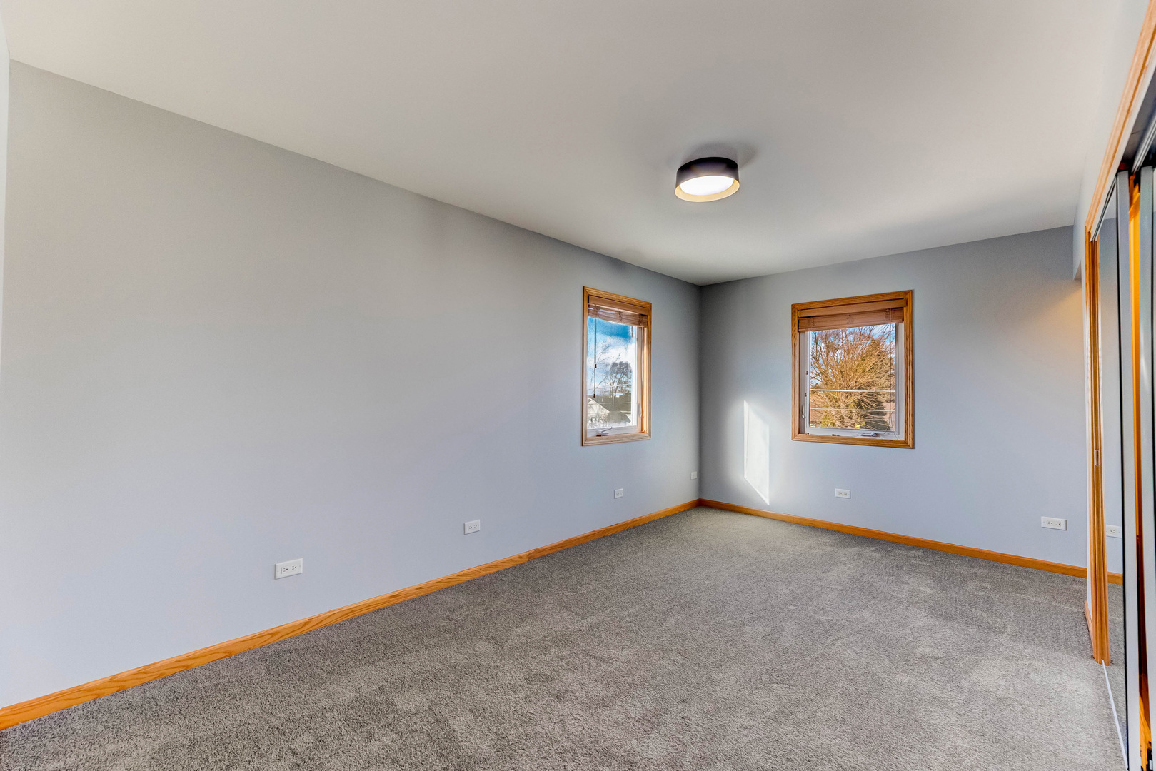 7806 West 83rd Street Bridgeview, IL 60455 - Photo 30 of 53 an empty room with windows