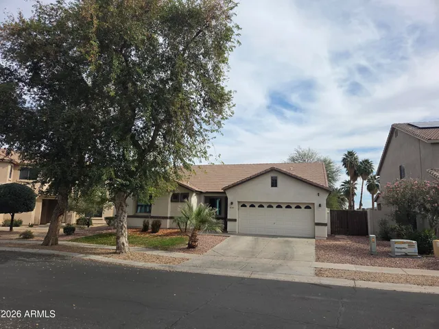 $2,700 | 7809 South 18th Way, Phoenix, AZ 85042