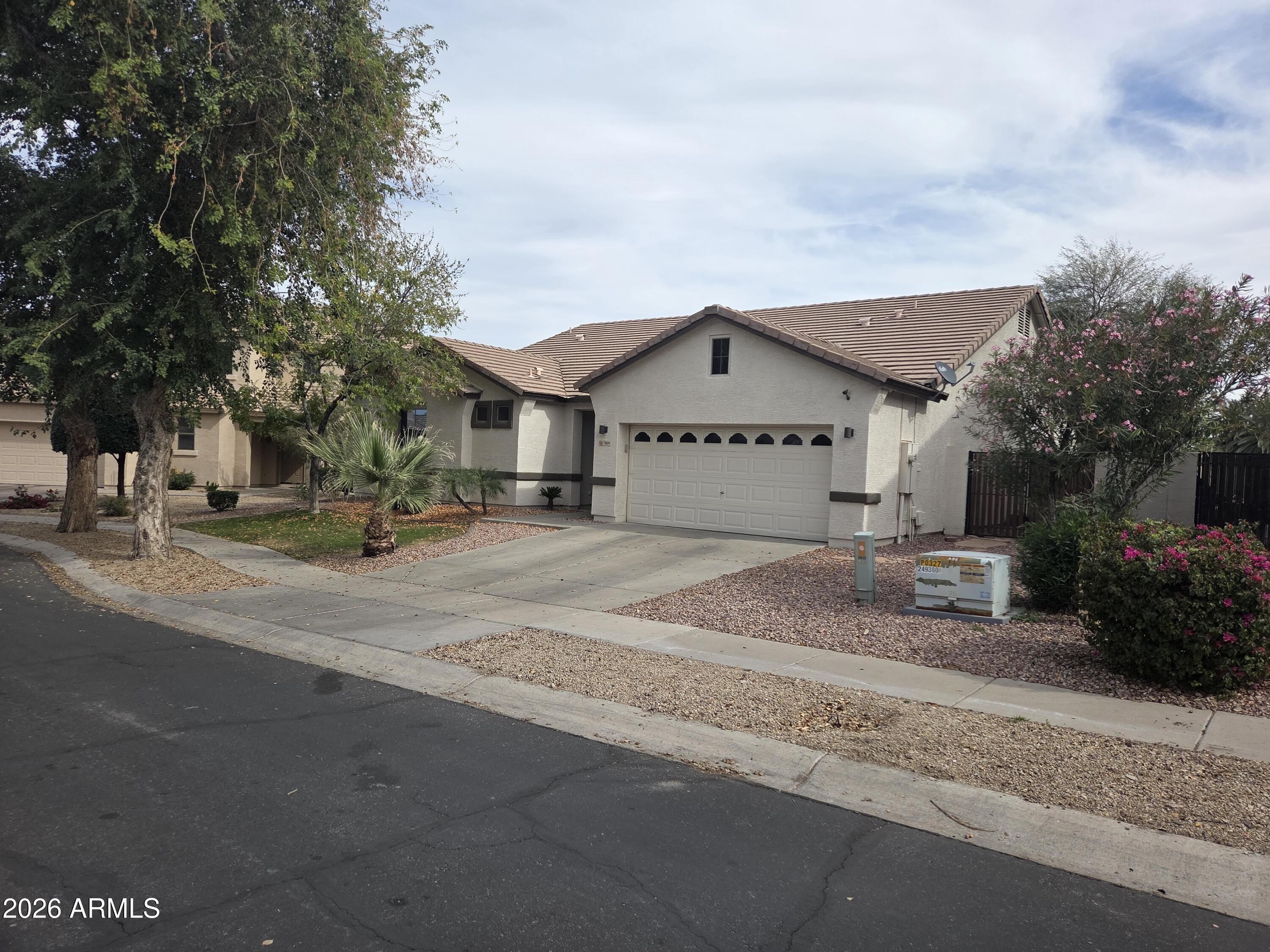 7809 South 18th Way Phoenix, AZ 85042 - Photo 2 of 52 20260211_121213