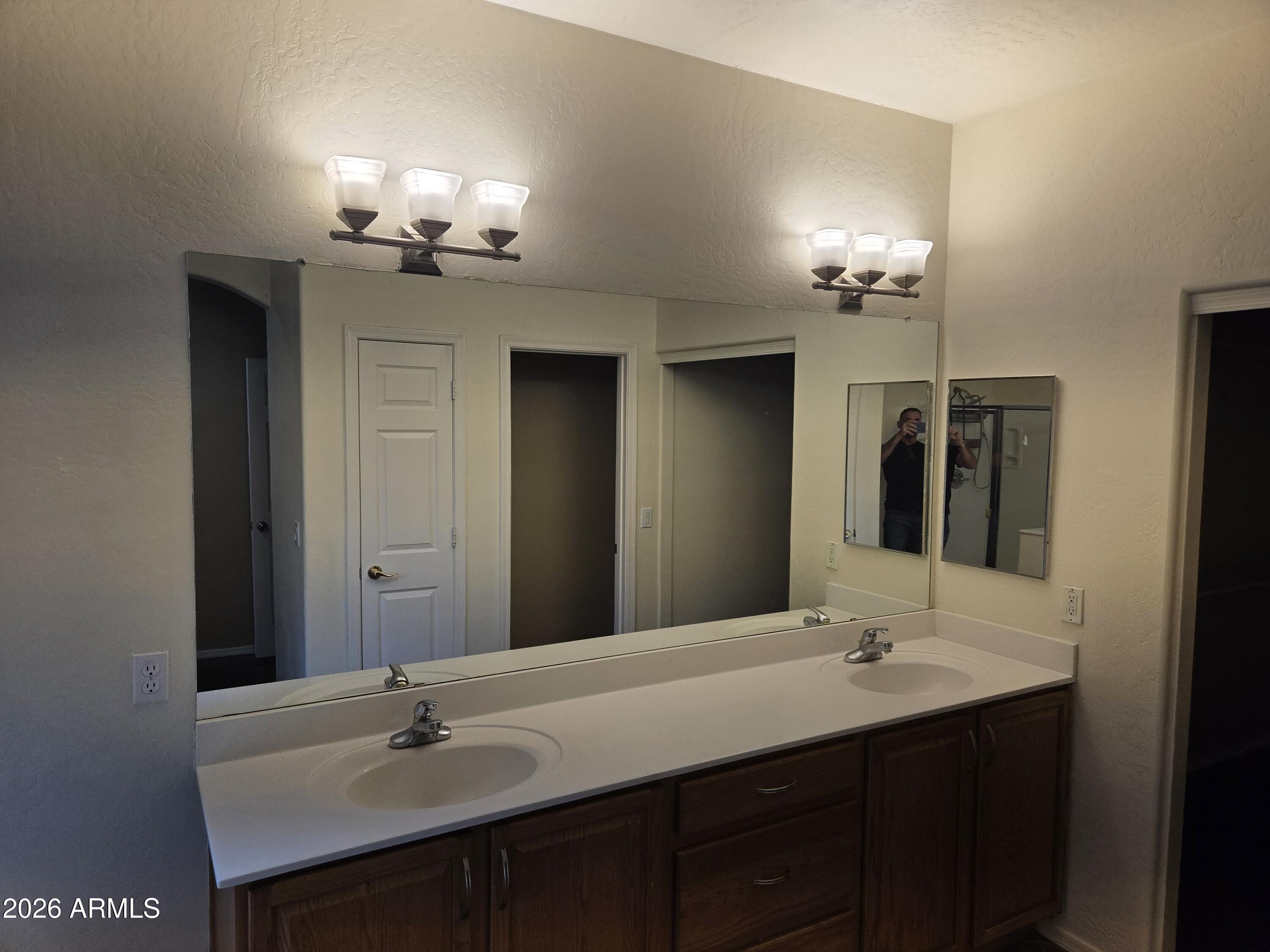 7809 South 18th Way Phoenix, AZ 85042 - Photo 38 of 52 20260211_122542