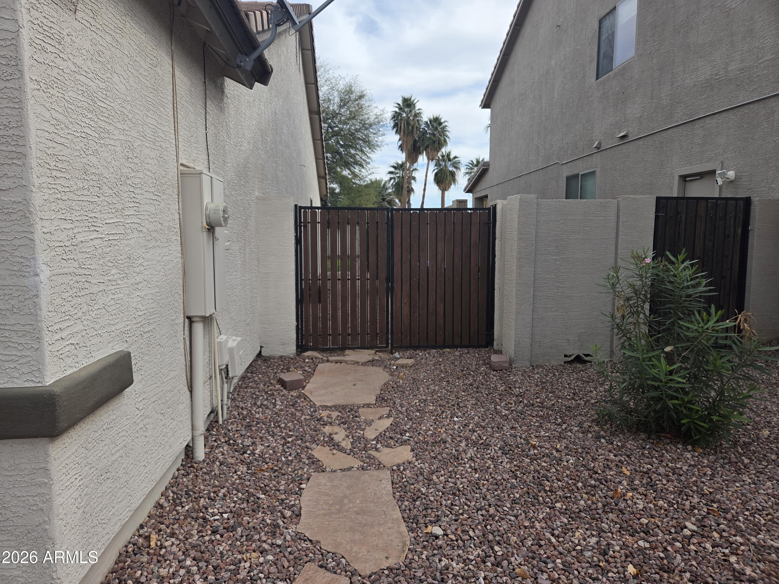 7809 South 18th Way Phoenix, AZ 85042 - Photo 4 of 52 20260211_121301