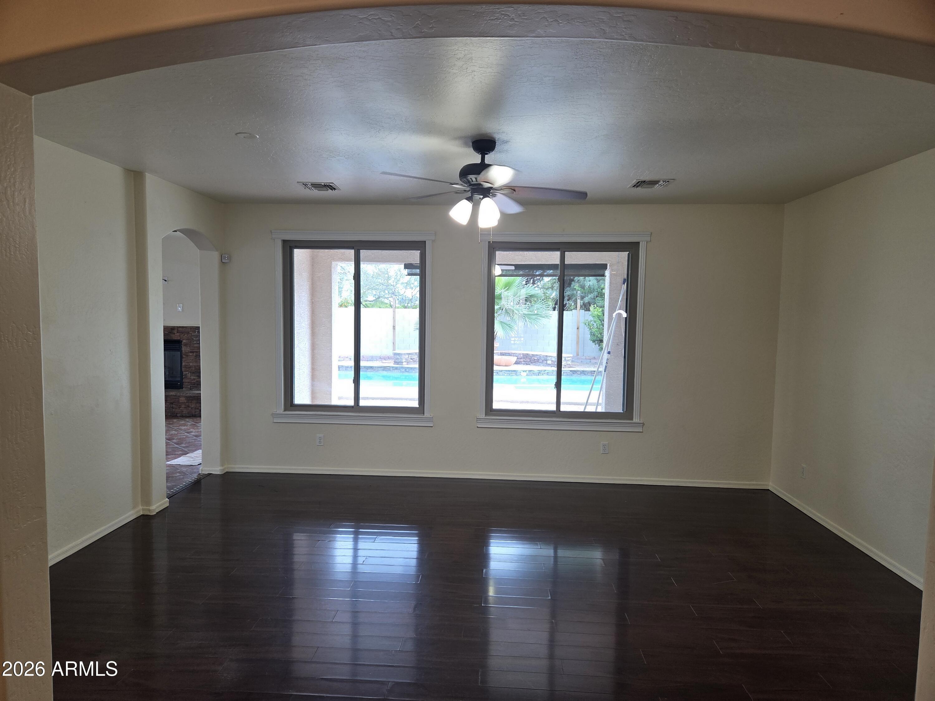 7809 South 18th Way Phoenix, AZ 85042 - Photo 6 of 52 20260211_121622