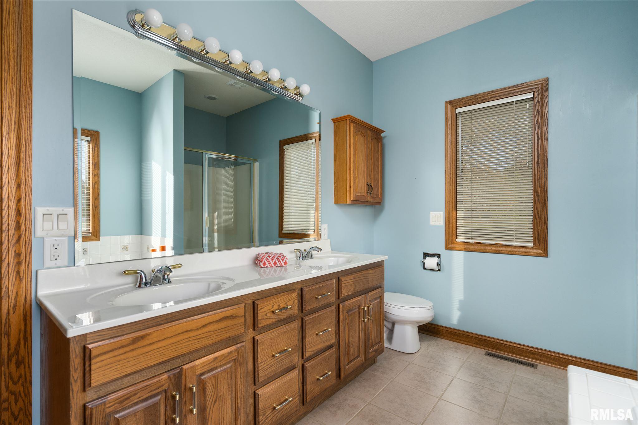 4874 White Post Road Bettendorf, IA 52722 - Photo 13 of 37