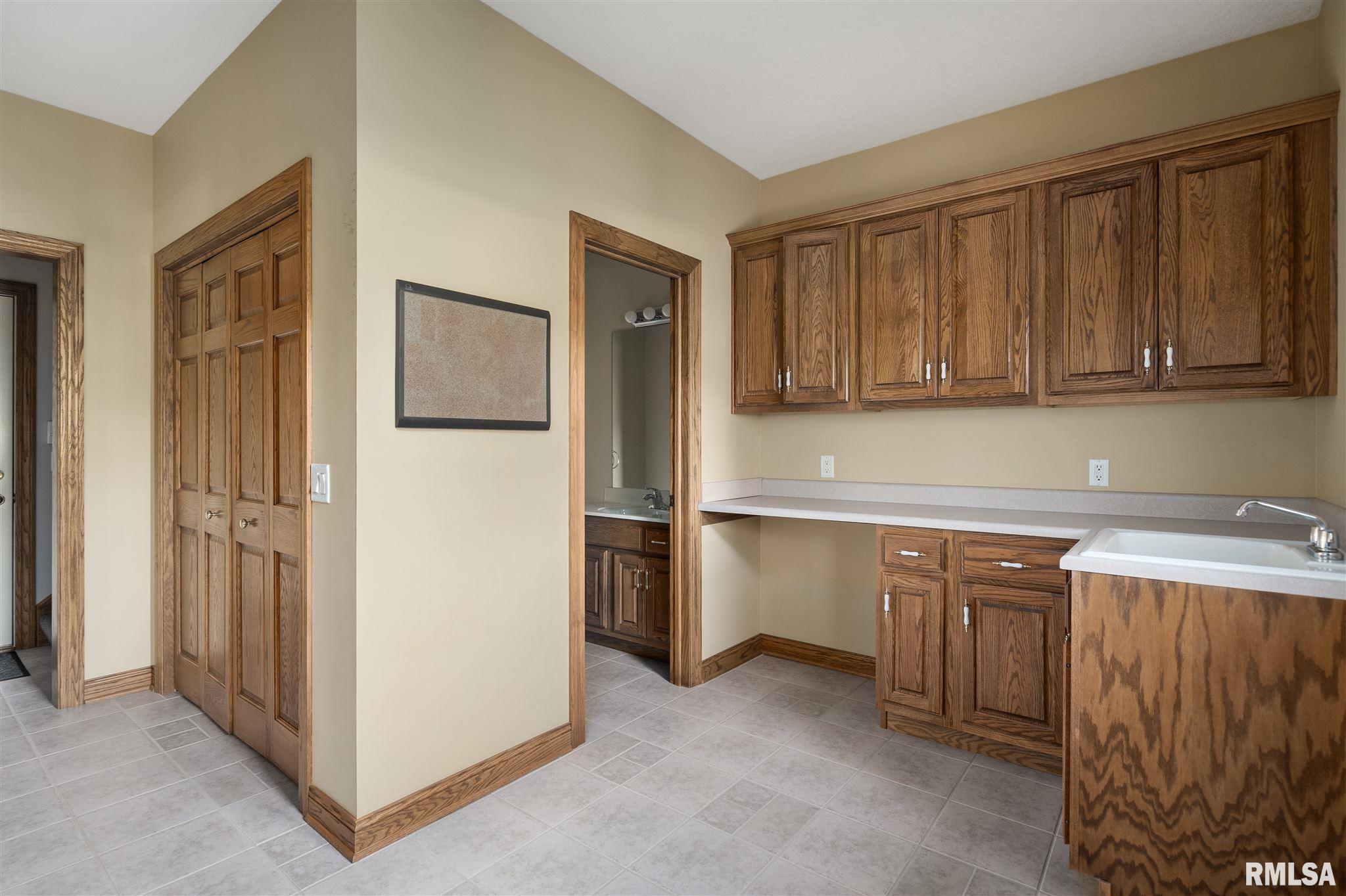 4874 White Post Road Bettendorf, IA 52722 - Photo 15 of 37