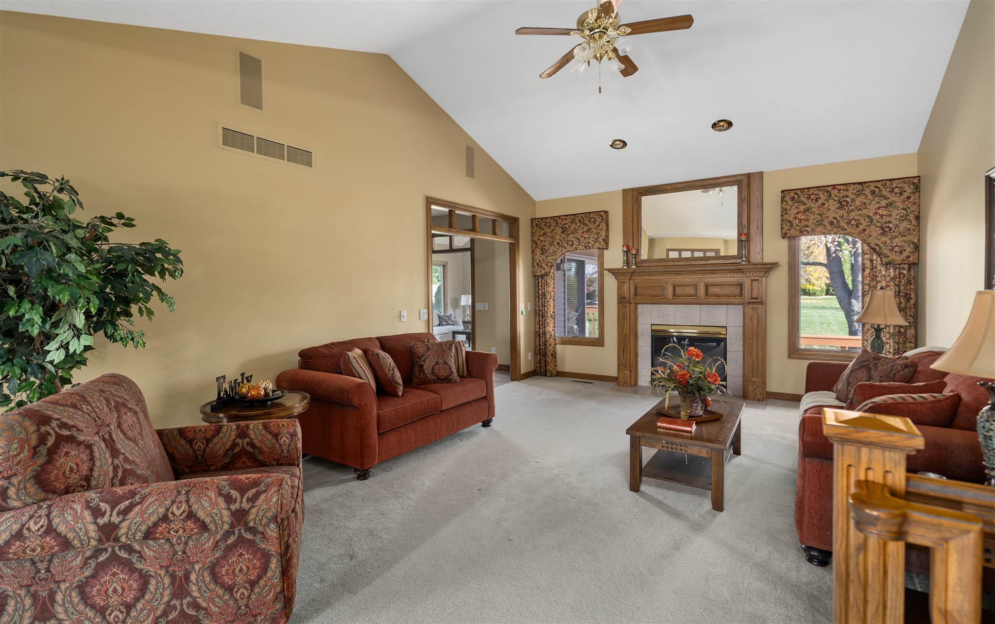 4874 White Post Road Bettendorf, IA 52722 - Photo 4 of 37