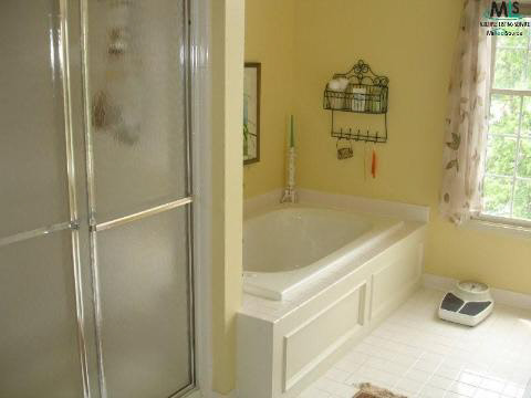 76 Millstone Road Troy, MI 48084 - Photo 7 of 12 806388-6.JPG