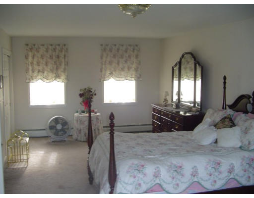 135 Clark Road Shirley, MA 01464 - Photo 9 of 10 a view of a livingroom with furniture