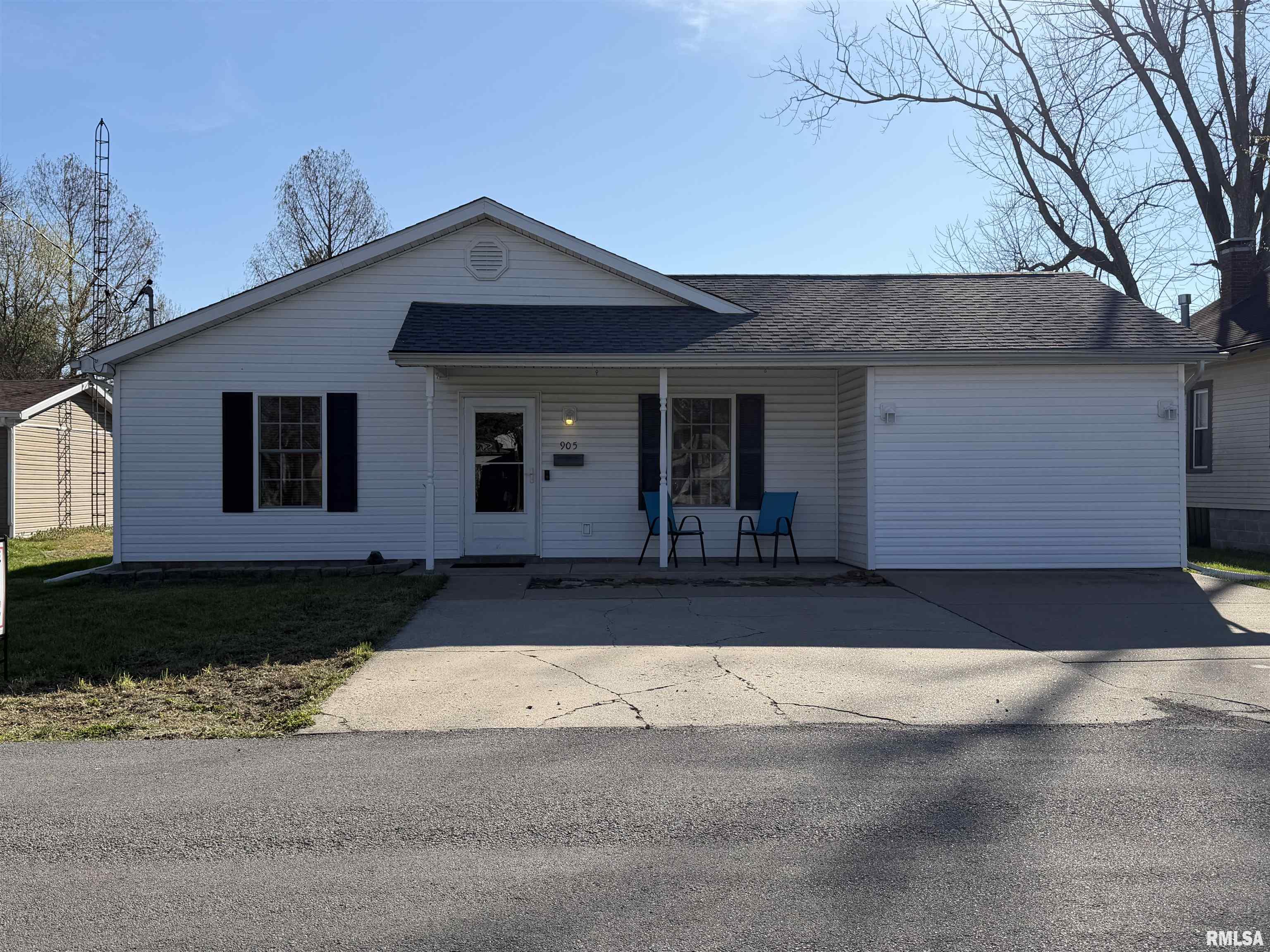 905 North Granite Street Marion, IL 62959 - Photo 1 of 45
