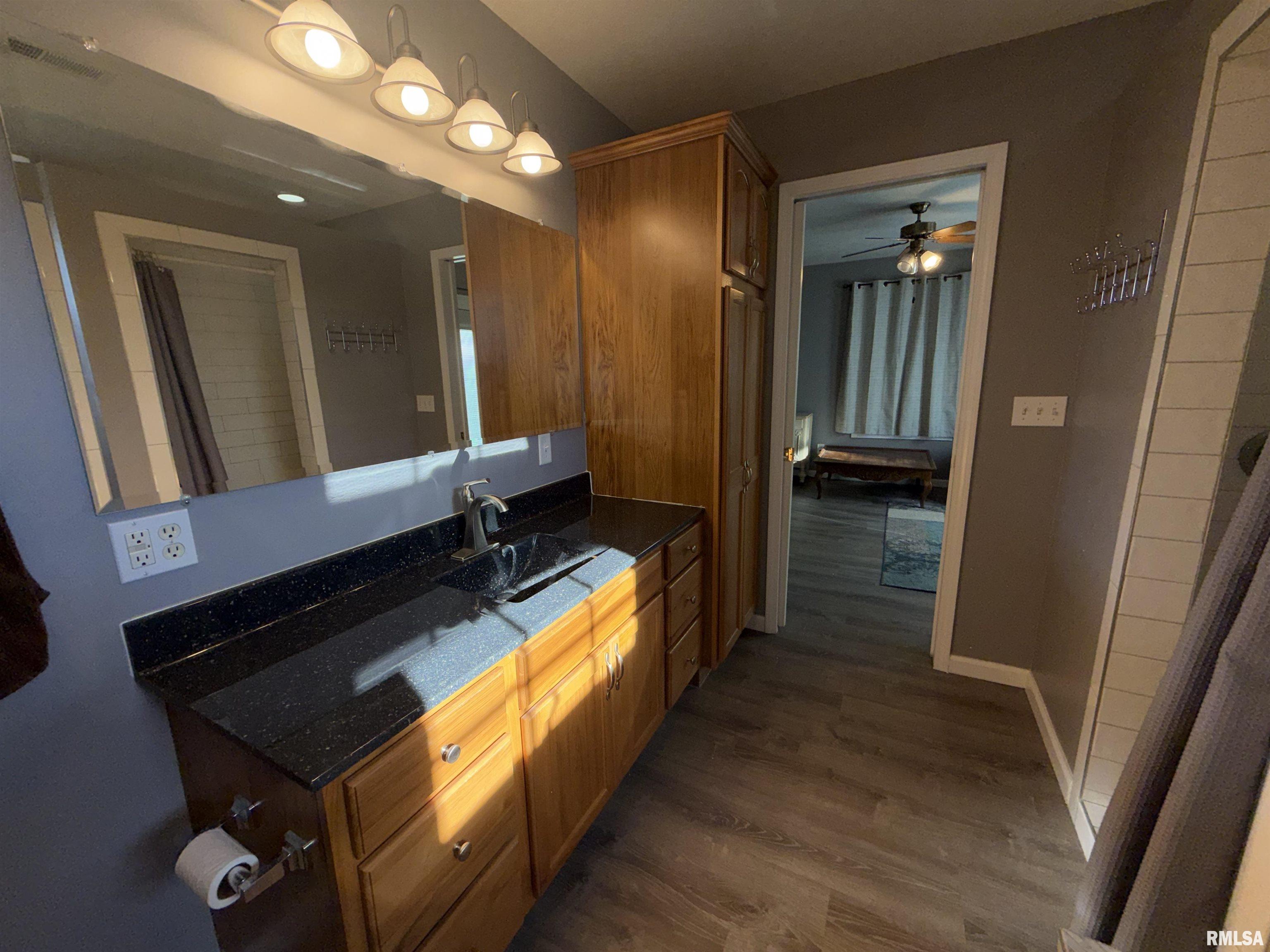 905 North Granite Street Marion, IL 62959 - Photo 40 of 45