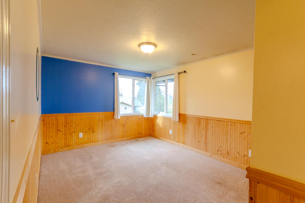 739 Pierce Road Medford, OR 97504 - Photo 22 of 45 739 Pierce Rd-41