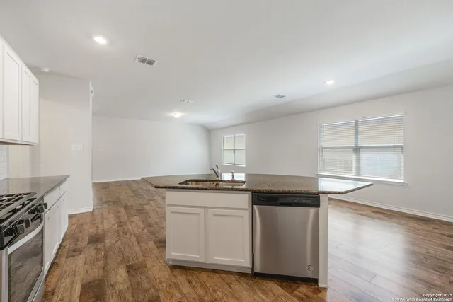 $1,850 | 15119 Longtailed Duck, San Antonio, TX 78253