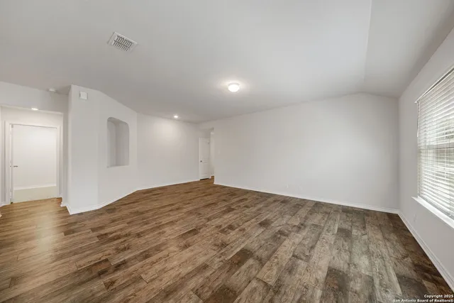 $1,850 | 15119 Longtailed Duck, San Antonio, TX 78253