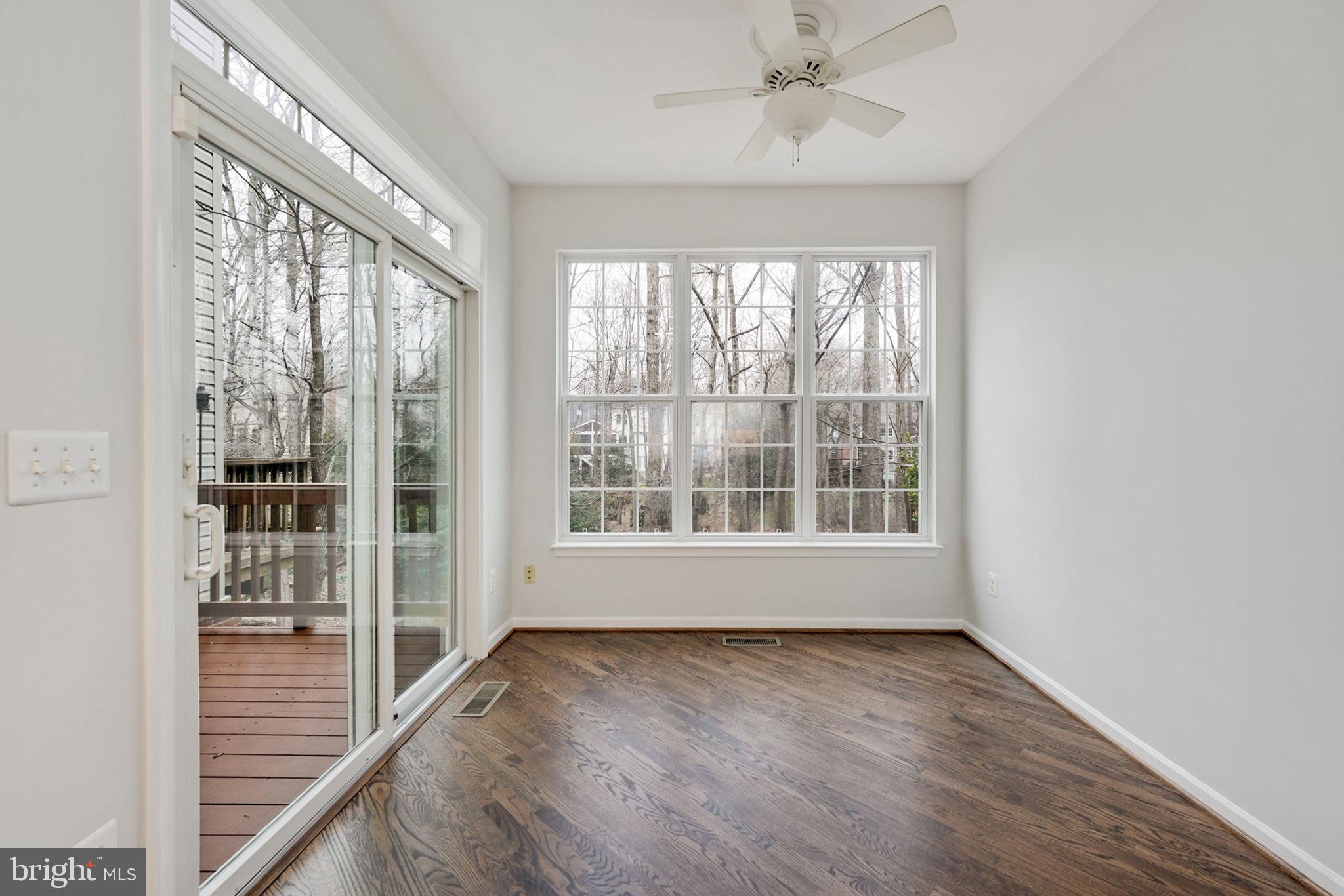 1207 Wild Hawthorn Way Reston, VA 20194 - Photo 8 of 40 Gallery Image 8