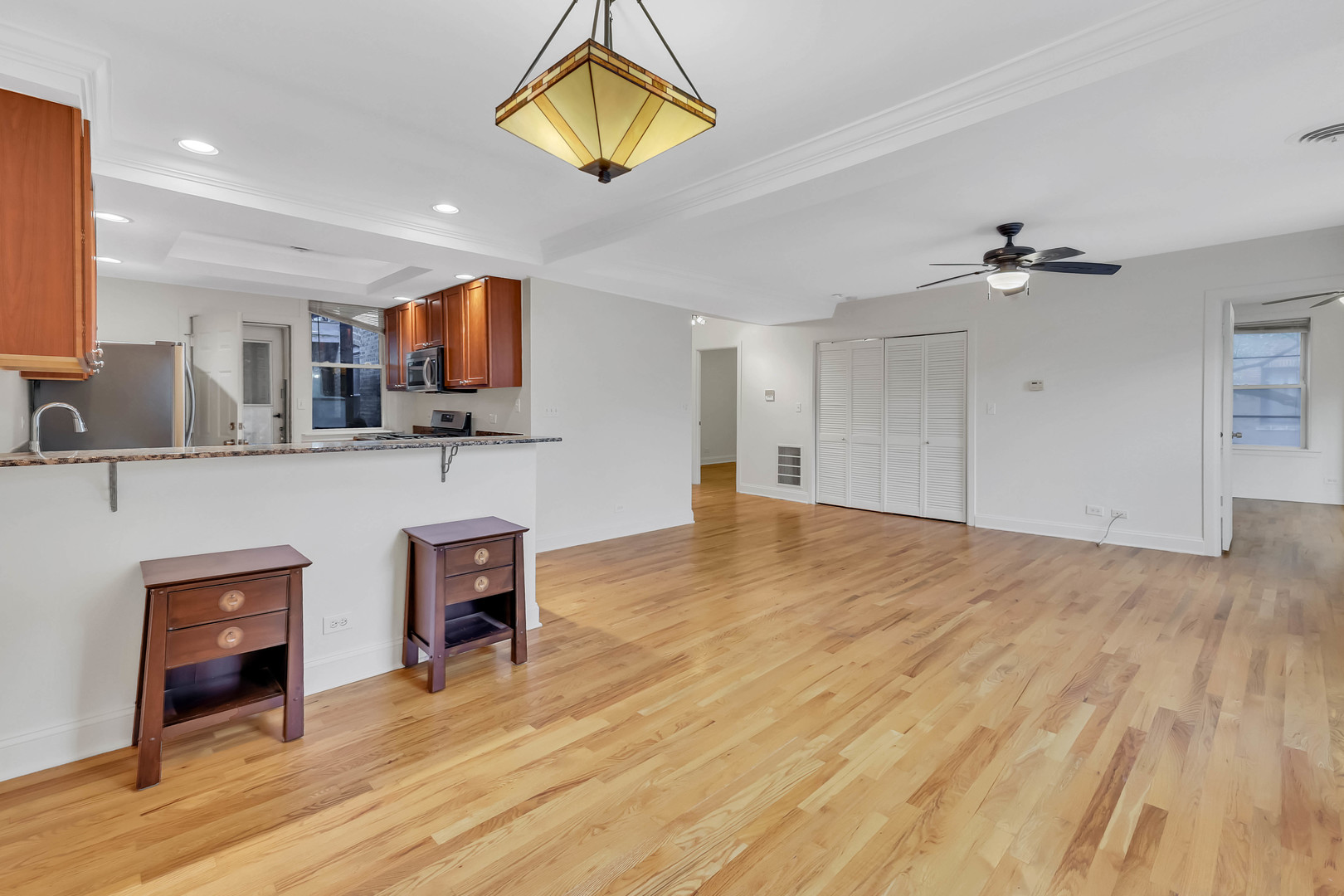 4117 North Sheridan Road, Unit 2N Chicago, IL 60613 - Photo 6 of 30 Gallery Image 6