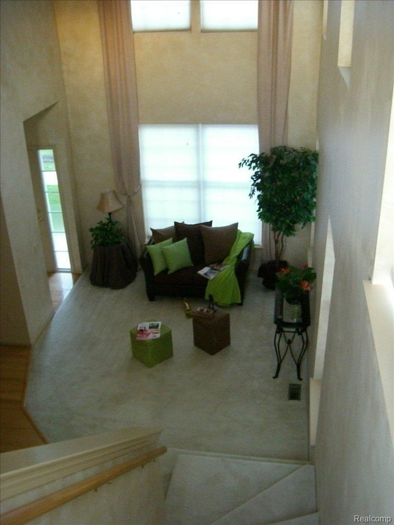 41674 Mitchell Road Novi, MI 48377 - Photo 5 of 16 Living room
