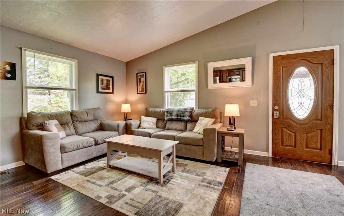 4026 9th Street Northwest Canton, OH 44708 - Photo 4 of 34 Gallery Image 4