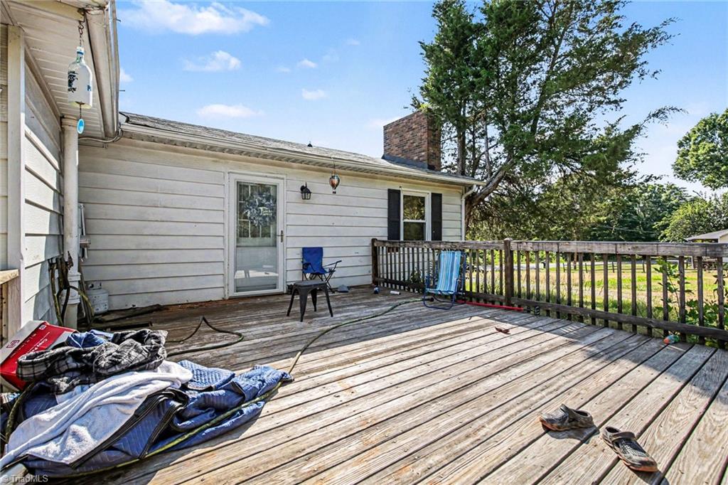 305 Walkertown Guthrie Road Winston-Salem, NC 27101 - Photo 3 of 31