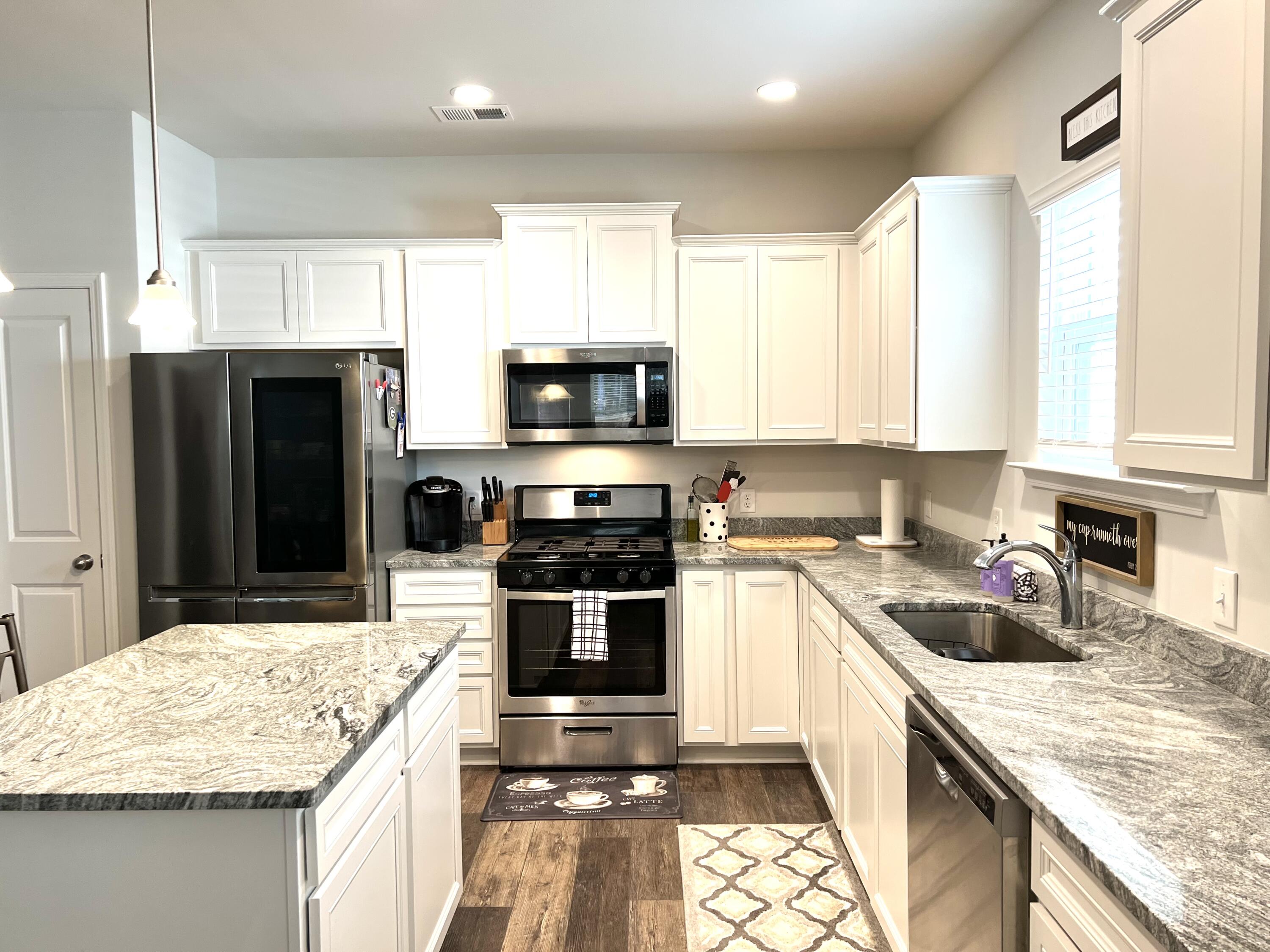 224 Hayworth Road Summerville, SC 29486 - Photo 4 of 21 B74C4C72-20D3-44E2-B2A7-FB8F9E65988C