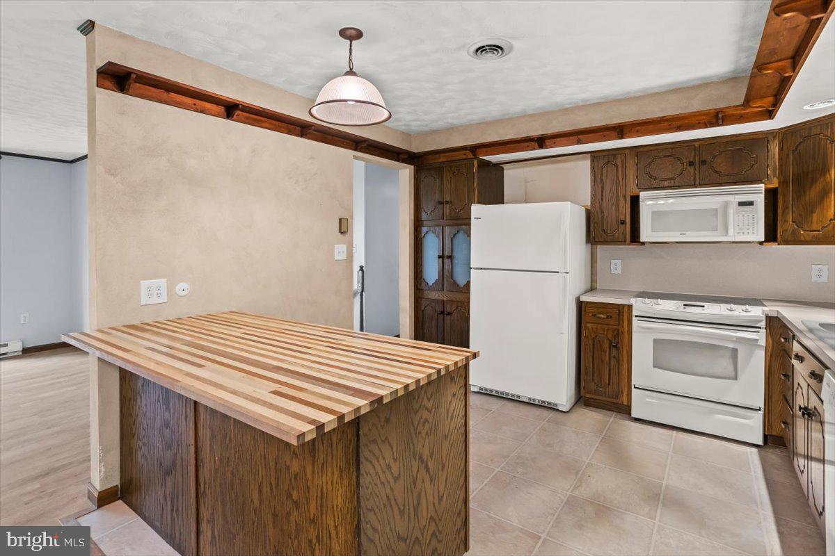 102 Ironmaster Road Lebanon, PA 17042 - Photo 11 of 42