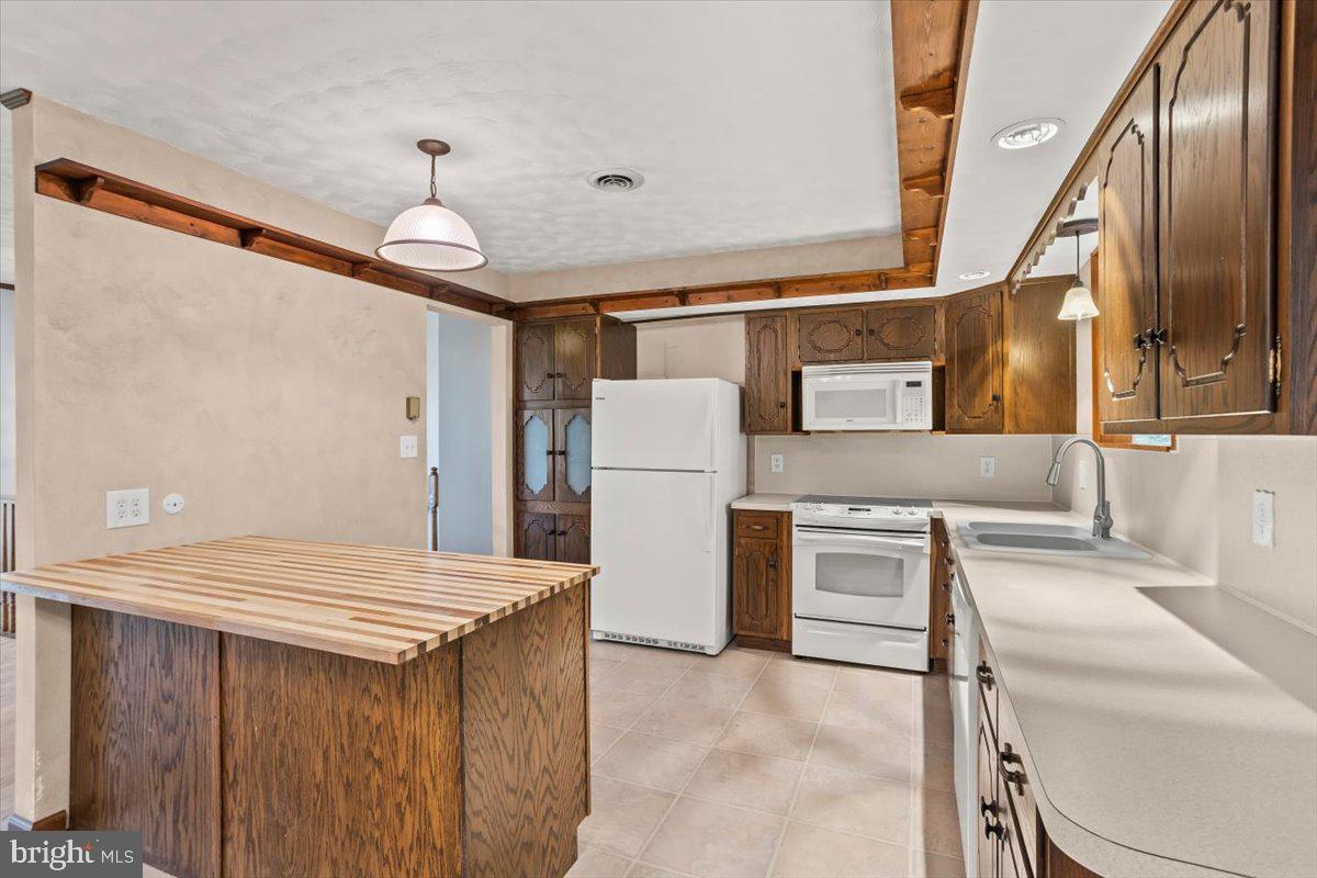 102 Ironmaster Road Lebanon, PA 17042 - Photo 9 of 42