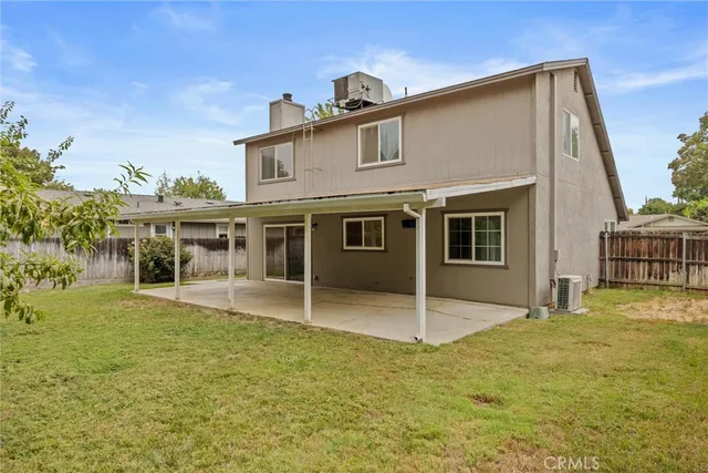 a view of outdoor space yard and balcony