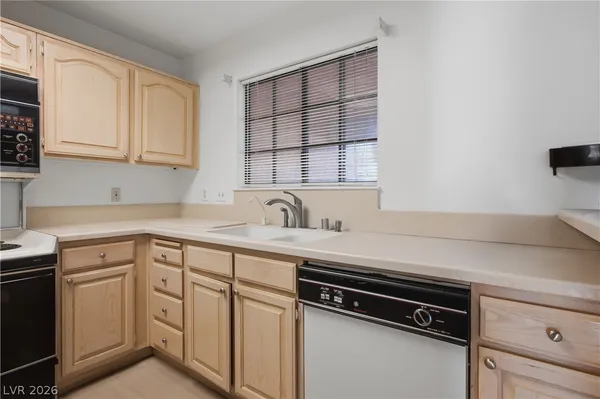 $1,750 | 2851 South Valley View Boulevard, Unit 1120, Las Vegas, NV 89102
