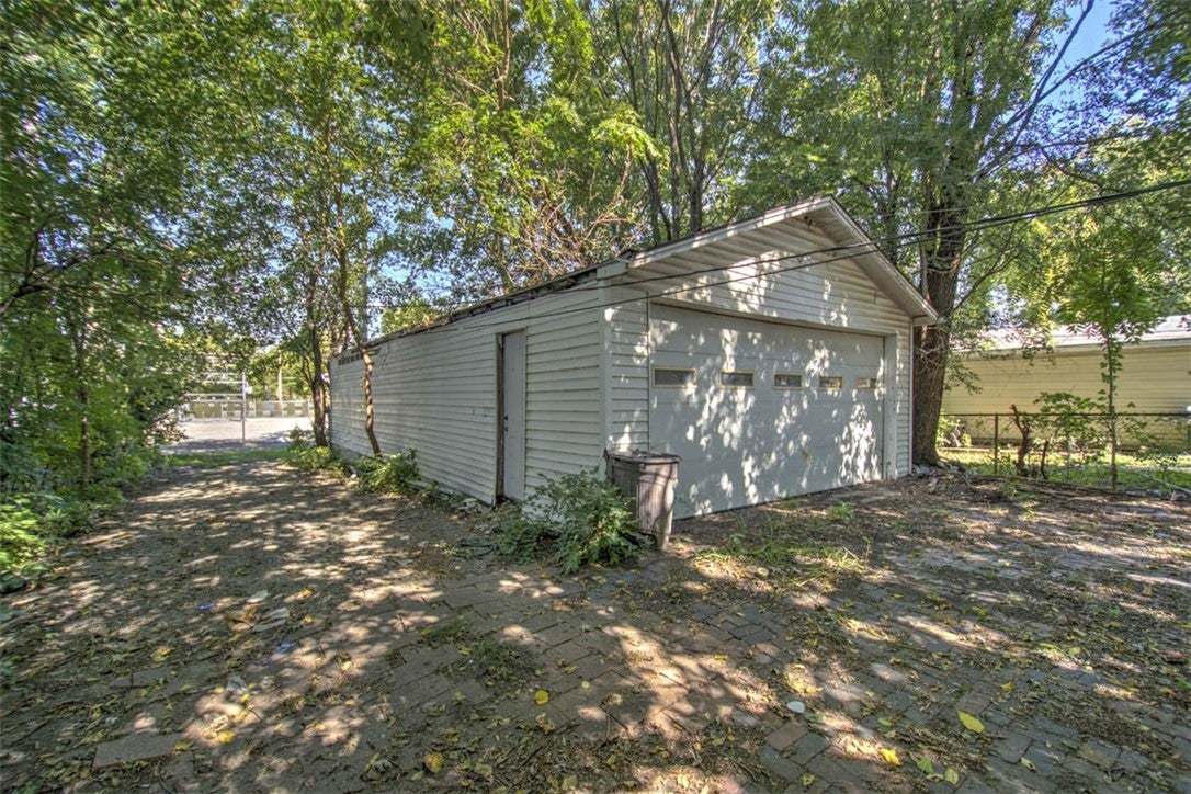 2112 East William Street Decatur, IL 62521 - Photo 7 of 7 Gallery Image 7