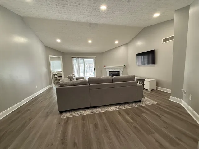 $314,900 | 4944 Ballentine Drive, Canal Winchester, OH 43110