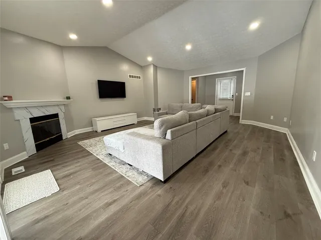 $314,900 | 4944 Ballentine Drive, Canal Winchester, OH 43110