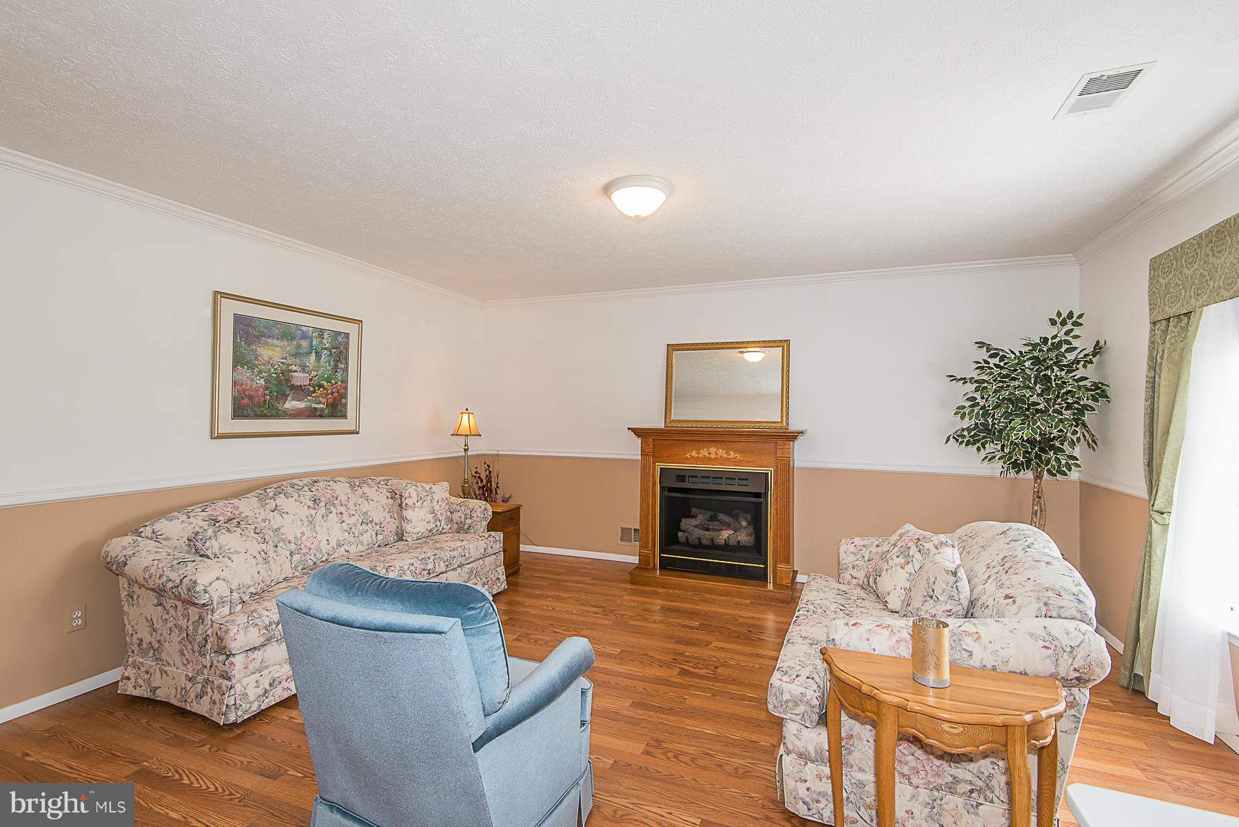 8220 Grainfield Road Severn, MD 21144 - Photo 11 of 30 Living Room