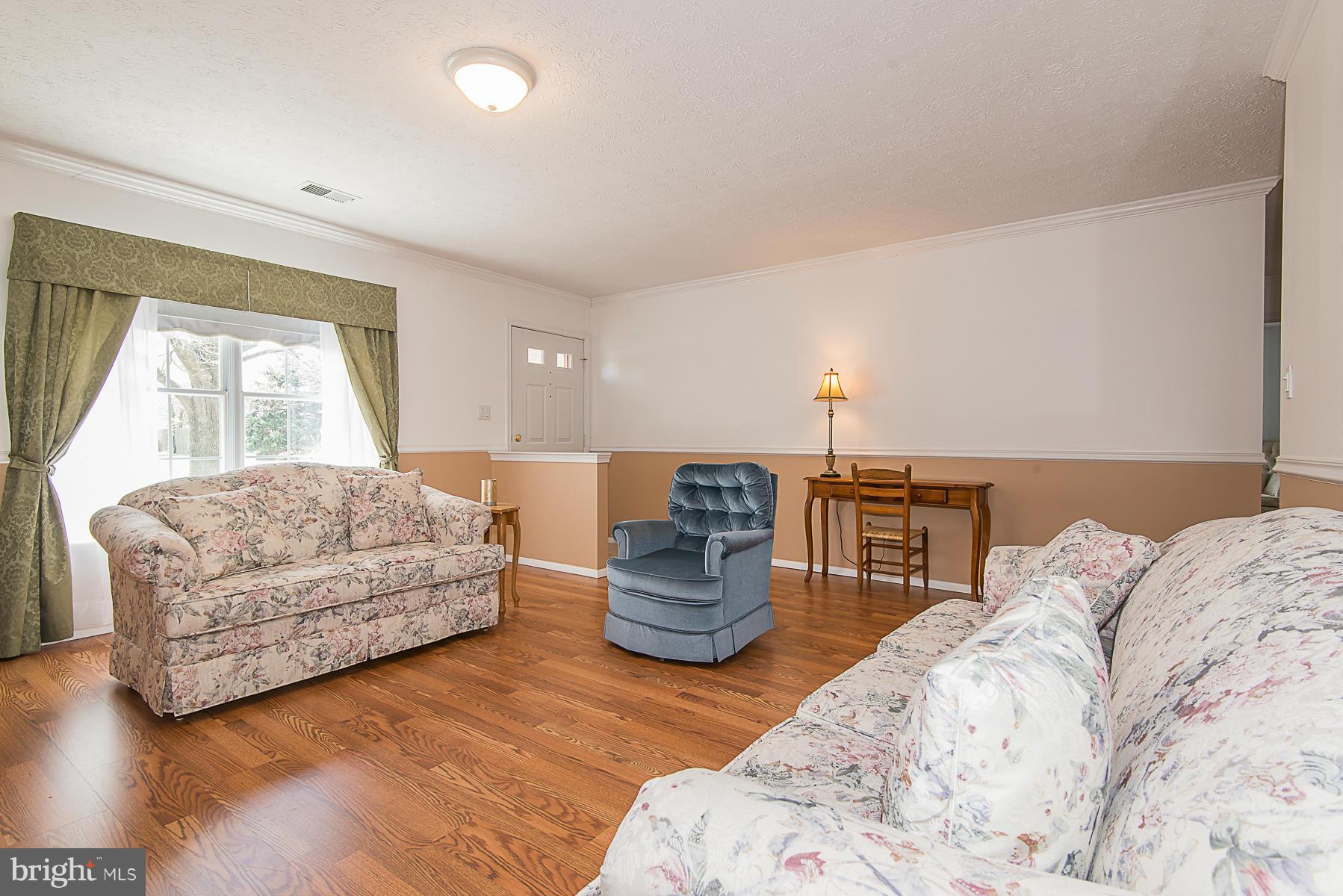 8220 Grainfield Road Severn, MD 21144 - Photo 10 of 30 Living Room