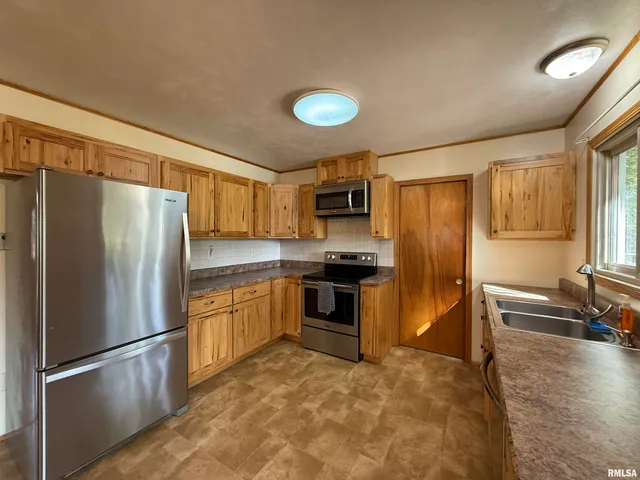 $166,000 | 16265 East Cherokee Road, Cuba, IL 61427