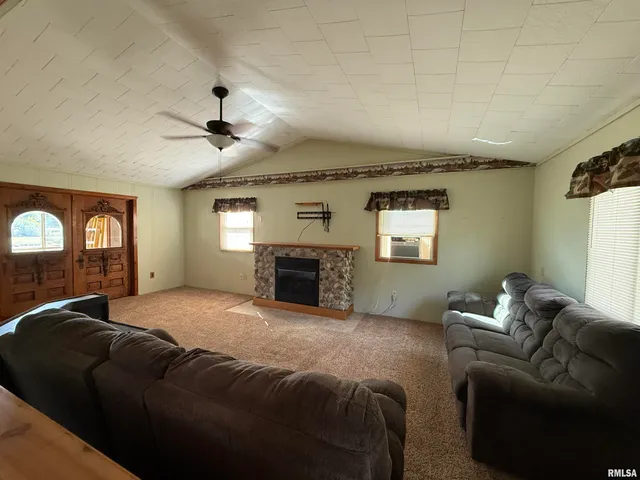 $166,000 | 16265 East Cherokee Road, Cuba, IL 61427