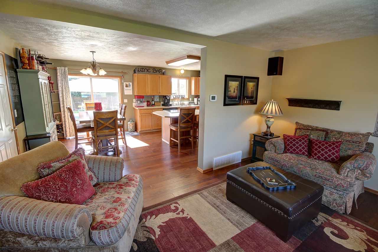 4706 North Silas Road Spokane Valley, WA 99216 - Photo 3 of 20