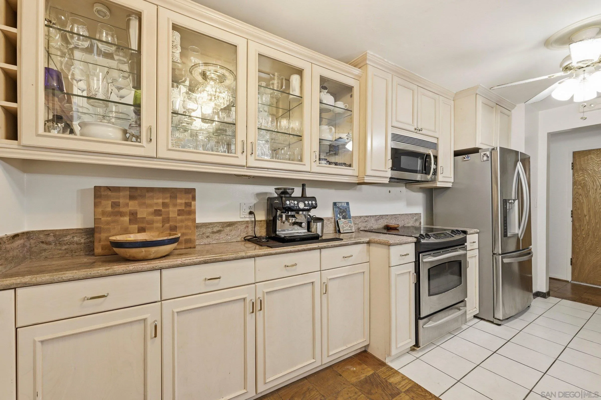 2364 Torrey Pines Road, Unit 38 La Jolla, CA 92037 - Photo 8 of 36