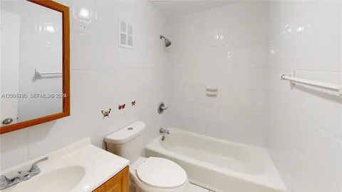 $2,175 | 160 Southwest 30th Avenue, Unit 204A, Miami, FL 33135