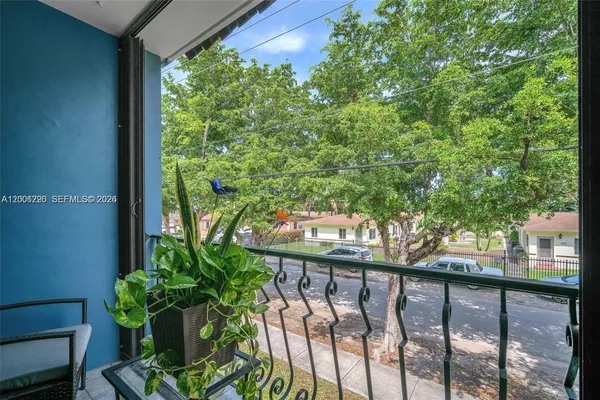 $2,175 | 160 Southwest 30th Avenue, Unit 204A, Miami, FL 33135